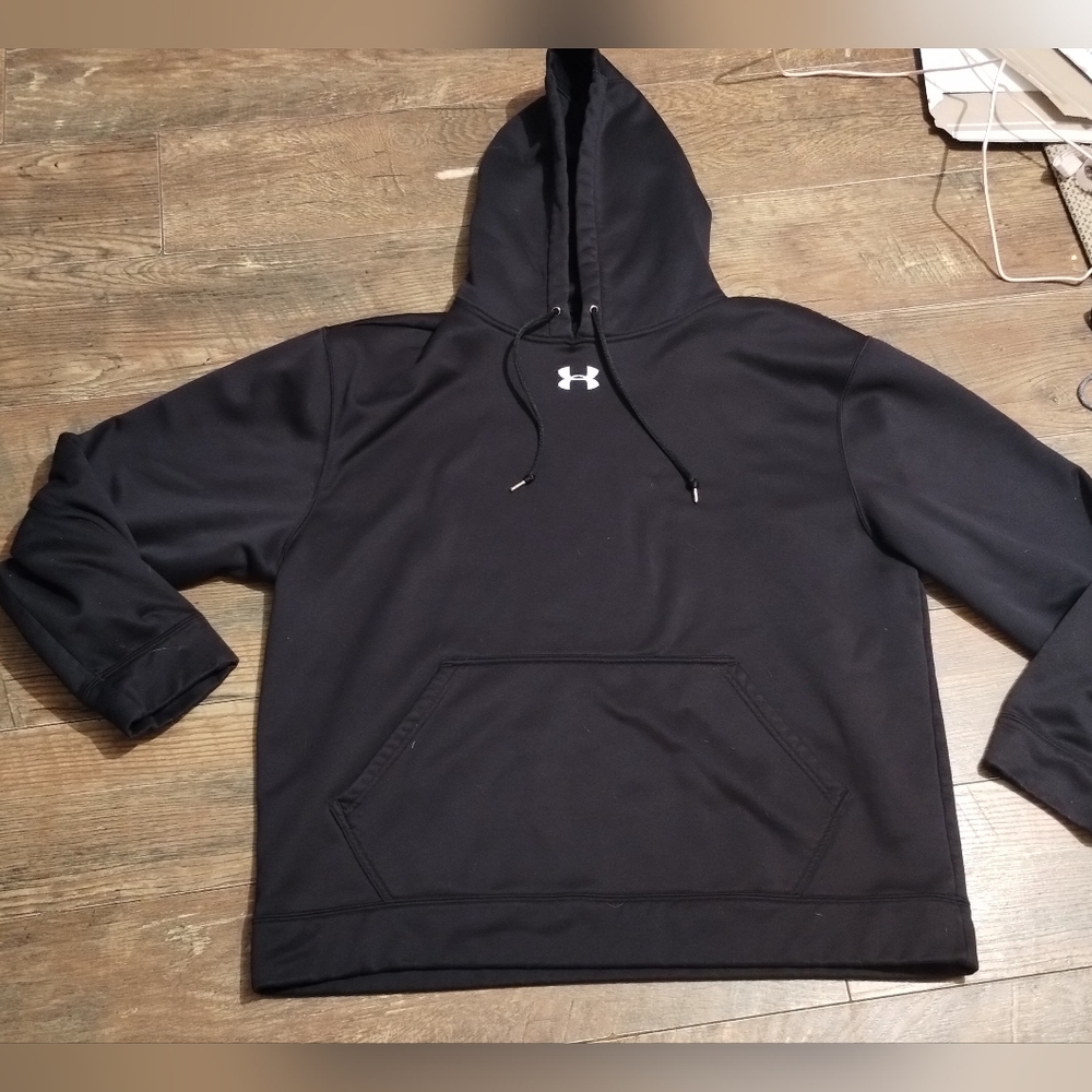 Under Armour mens hoodie Size L. Good condition